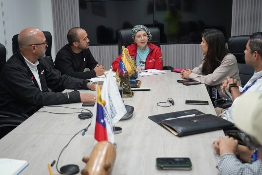 INTT y gremio automotriz impulsan alianza estratégica para fortalecer la digitalización vehicular