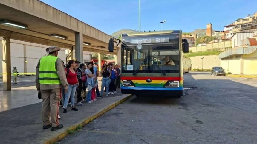Activan ruta de Metrobús por obras en línea 2 del Metro de Caracas