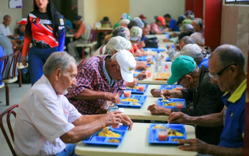 Adultos mayores Jornada Integral en Valencia.