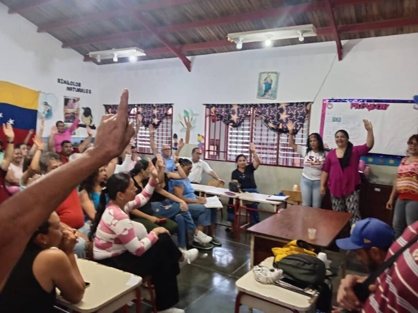 Comuna merideña fortalece producción avícola