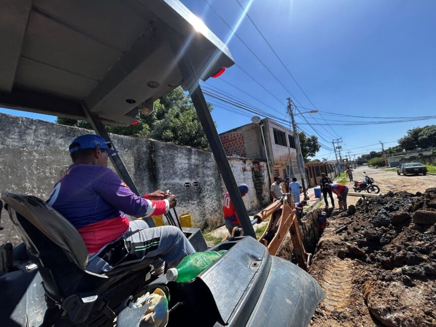 Cuadrillas ejecutan Plan Cayapa Cero Botes en Valencia.