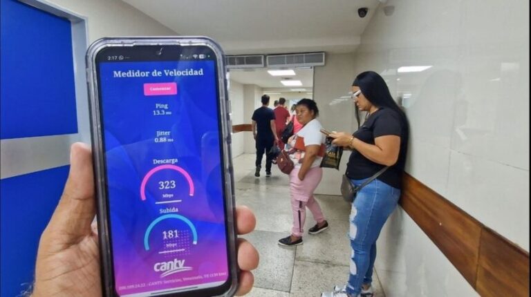 Prueba de velocidad del servicio de fibra optica Aba Ultra de Cantv en un teléfono móvil.