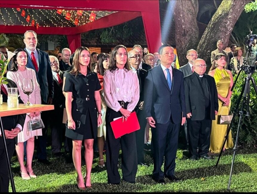 Venezuela conmemoró los 81 años de la independencia de Vietnam y despidió con honores al embajador Vu Trung My