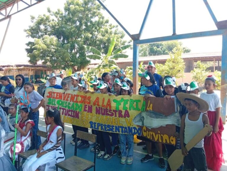 En Apure celebran la III Feria del Pescado en la Escuela Mittilo González para promover la conciencia ambiental y saberes pesqueros tradicionales.