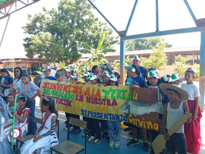 En Apure celebran la III Feria del Pescado en la Escuela Mittilo González para promover la conciencia ambiental y saberes pesqueros tradicionales.