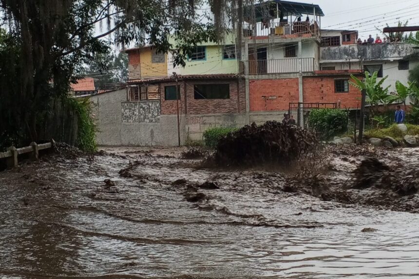 Autoridades del estado Mérida atienden afectaciones por lluvias en sector El Valle