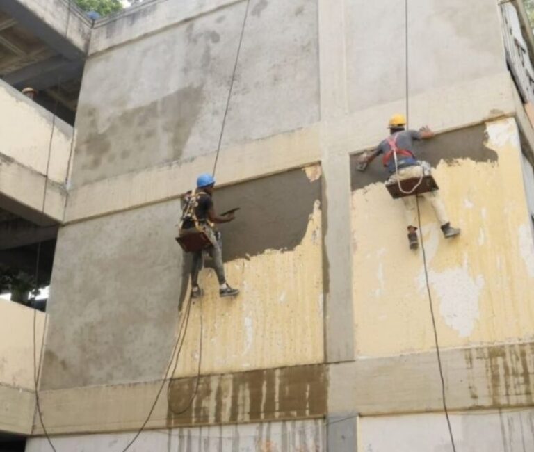 Supervisan rehabilitación integral de la UEN Armando Castillo Plaza en Miranda. Trabajos benefician a 700 estudiantes y proyectan 1.200 cupos.