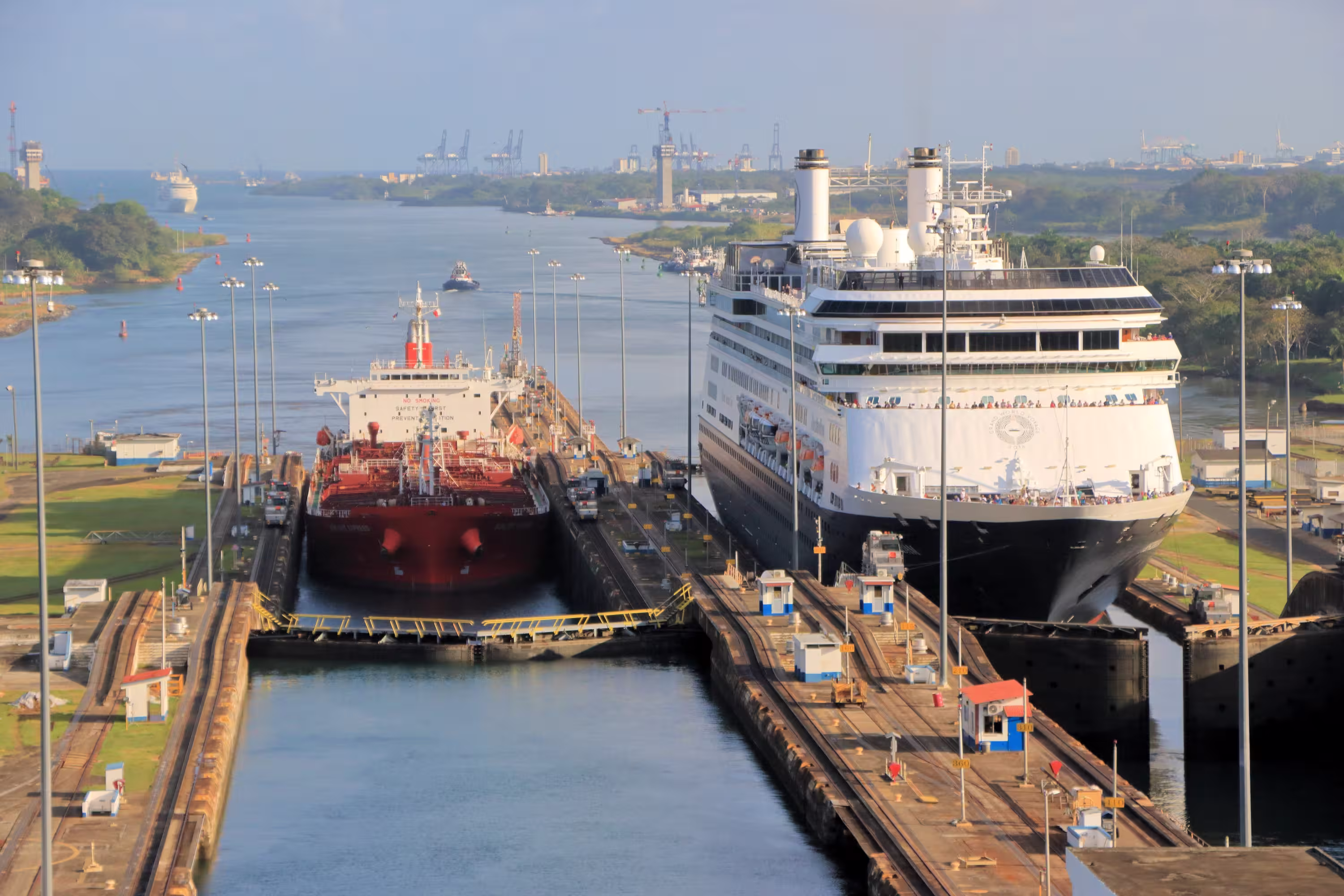 Canal de Panamá opera con normalidad tras sismo