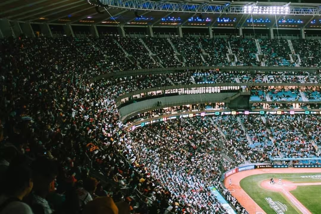 Récord histórico en el Monumental: Más de 34 mil fanáticos vibraron en el primer Caracas-Magallanes