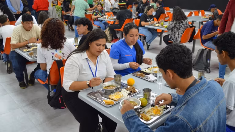 Descentralizan comedores universitarios para garantizar 229.700 servicios de alimentación