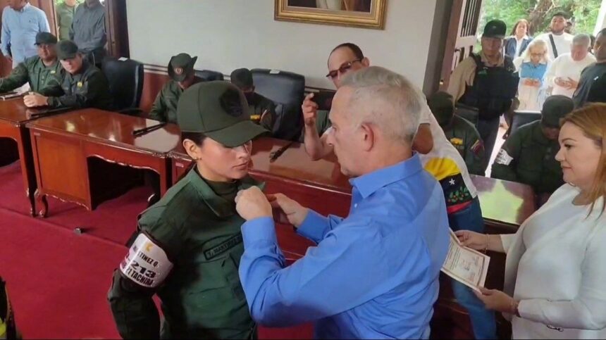 Condecoran a efectivos de la GNB en Táchira tras la incautación de cuatro toneladas de droga en operaciones contra el narcotráfico.