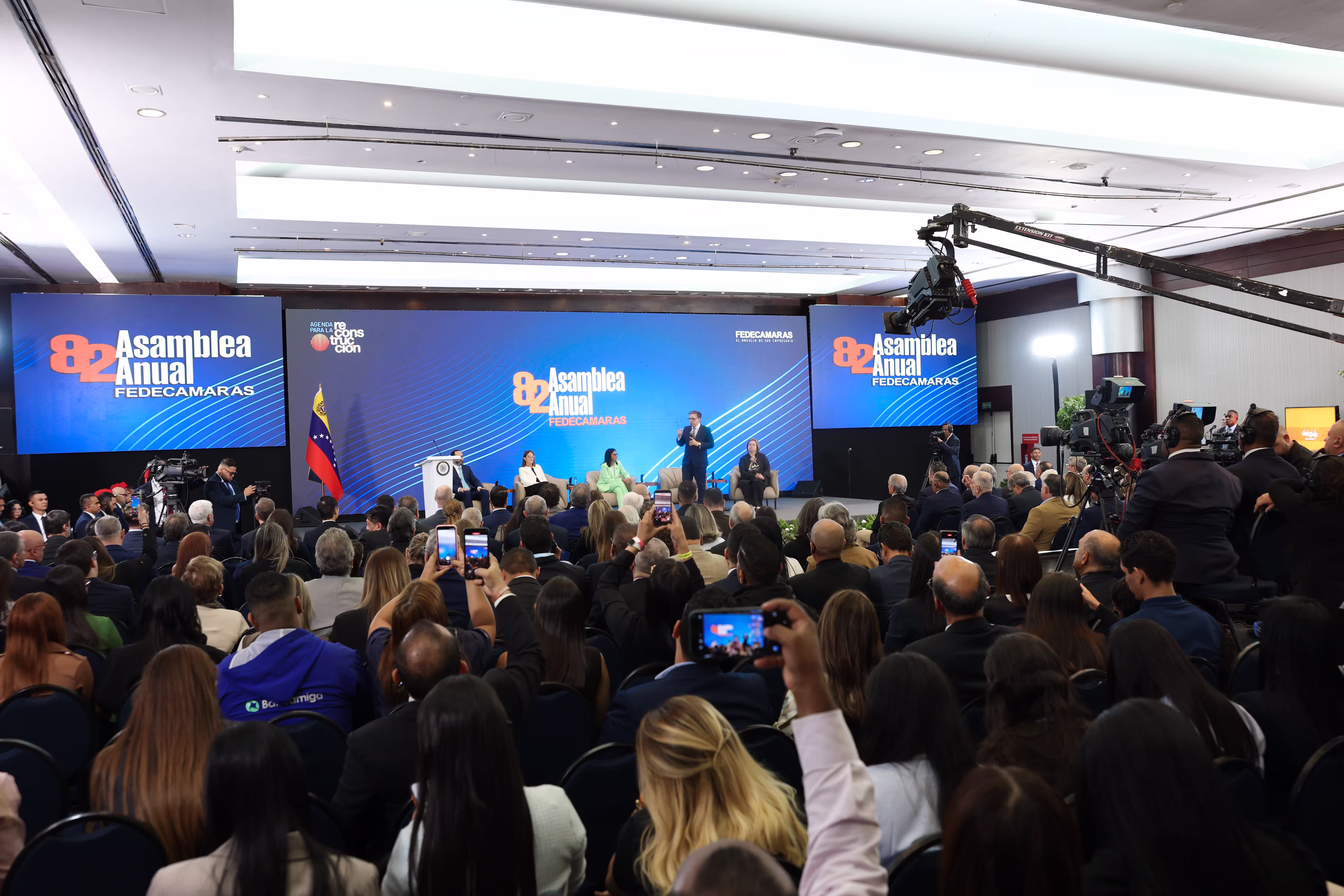 Producción petrolera alcanza 1,218 MBD y prevén incorporar 1.300 MW al sistema eléctrico