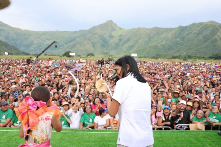 Inauguran la Escuela Nacional de Liderazgo Campesino en Aragua. Un plan oficial con talleres y carreras para 15.500 consejos del país.