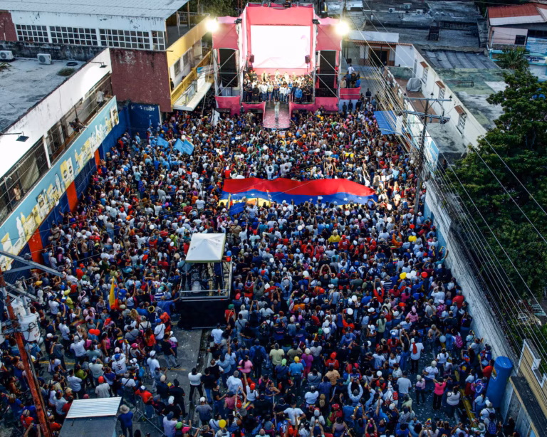 Delcy Rodríguez lidera masiva concentración en Guacara