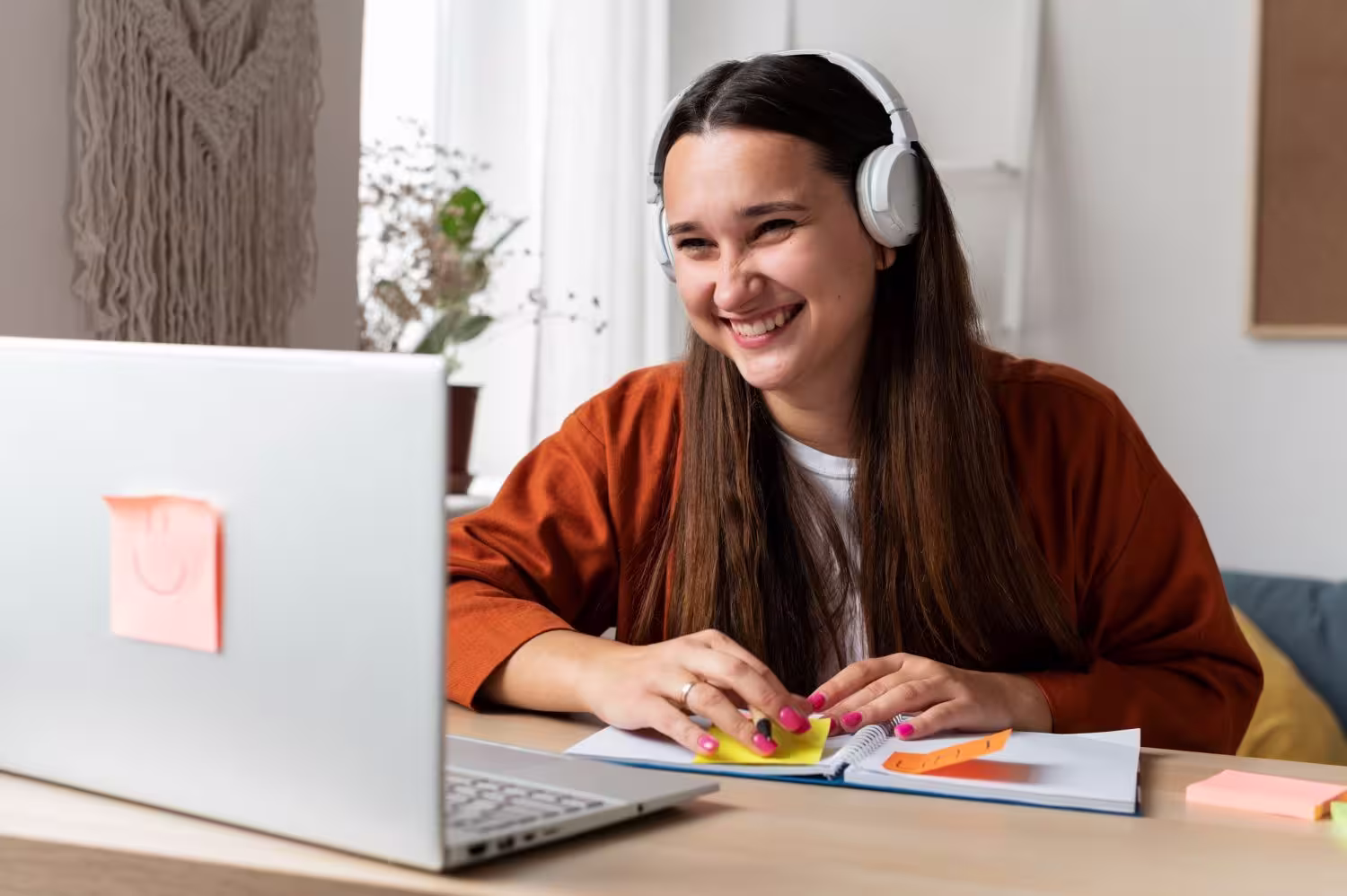 Ministerio de Educación Universitaria actualiza normativas para estudios a distancia y en línea