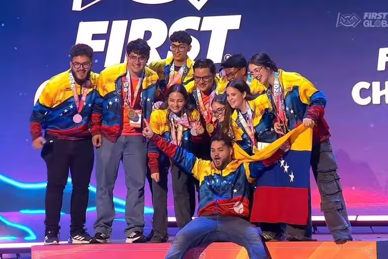 ¡Venezuela tricampeona mundial de robótica en el FIRST Global Challenge 2026!