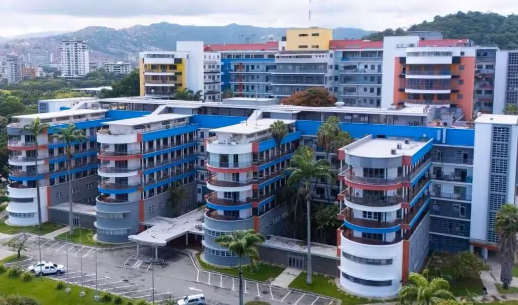 Hospital Universitario de Caracas fortalece su servicio de ginecología con quirófano de alta tecnología
