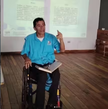 IFE dictó un taller sobre trato adecuado a personas con discapacidad