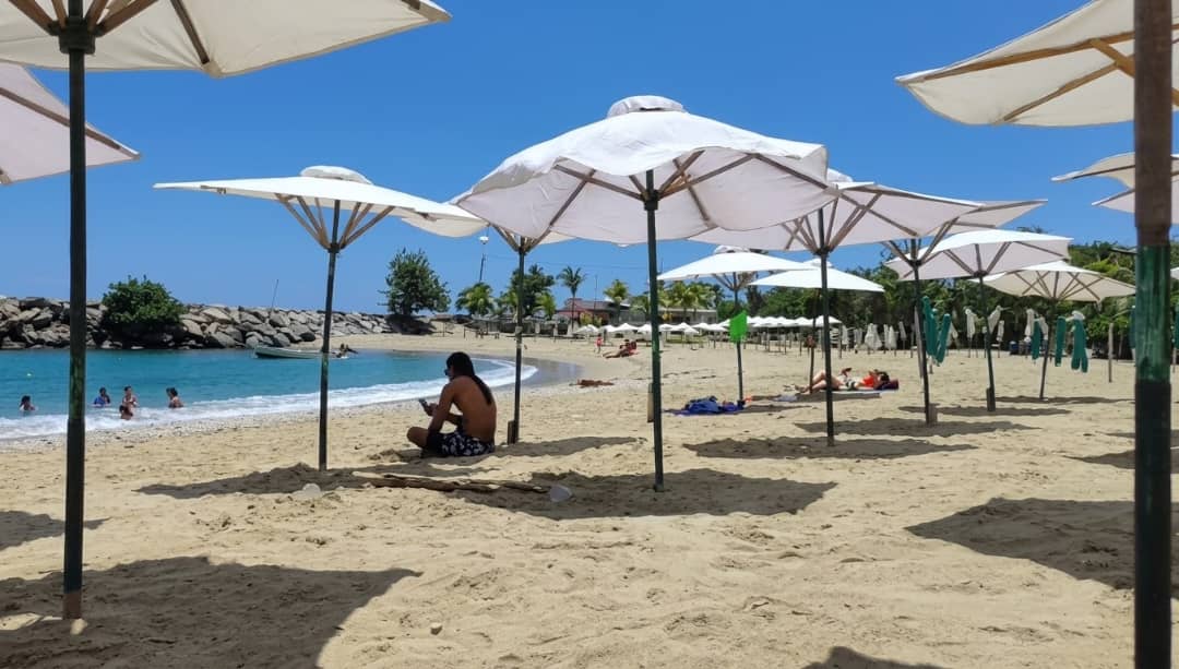 Playas de La Guaira reabren bajo período de prueba​