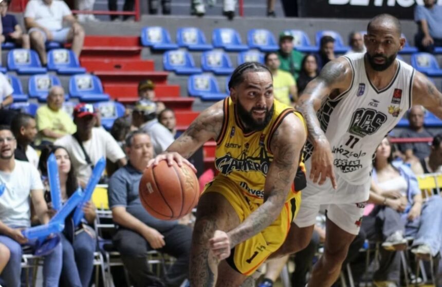 Cocodrilos nivela la serie tras vencer 77-74 a Gaiteros en el Parque Naciones Unidas