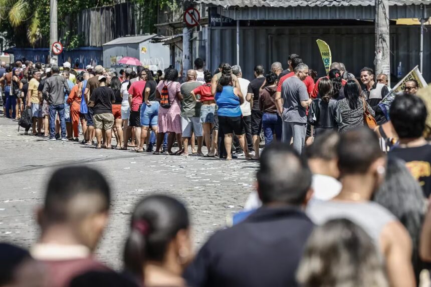 Cierran urnas en Brasil tras una jornada electoral con gran afluencia de votantes