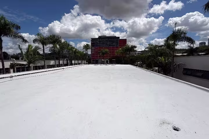 Avanza la impermeabilización y rehabilitación integral de laboratorios y talleres de Ingeniería en la UCV