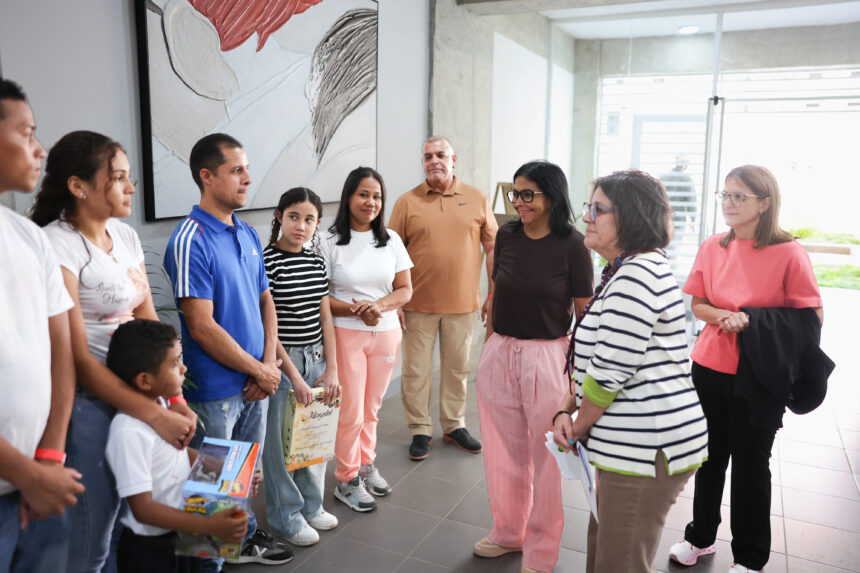 Presidenta Delcy Rodríguez entrega 564 nuevas viviendas en Caracas y otros estados