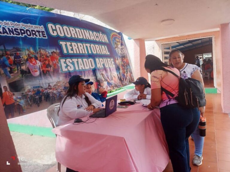 La jornada Sanar para Luchar benefició a mujeres en Apure con atenciones de medicina general, ginecología y ecografía durante el Mes Rosa.