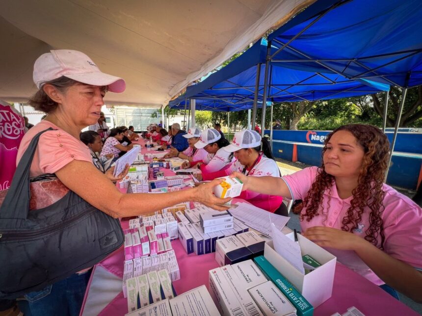 Jornada de la Ruta Rosa brindando atenciones médicas en Carabobo.