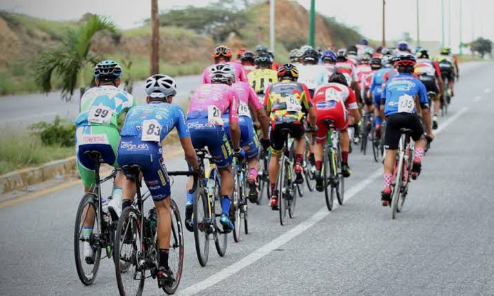 La sexta etapa de la Vuelta a Venezuela estará trasladando al pelotón desde el Palacio de Gobierno de San Felipe hasta la sede de Fundadeportes en el estado Carabobo este viernes 9 de octubre. El recorrido está comprendido en una distancia total de 125,2 kilómetros a través de una jornada ondulada que conecta a ambas ciudades del centro occidente del país. Durante el trayecto competitivo, los corredores estarán disputando cuatro metas volantes y un puerto de montaña catalogado de tercera categoría. La caravana ciclística tiene como finalidad el conseguir superar los exigentes tramos de la ruta en su paso rumbo a la recta final de la competencia nacional.