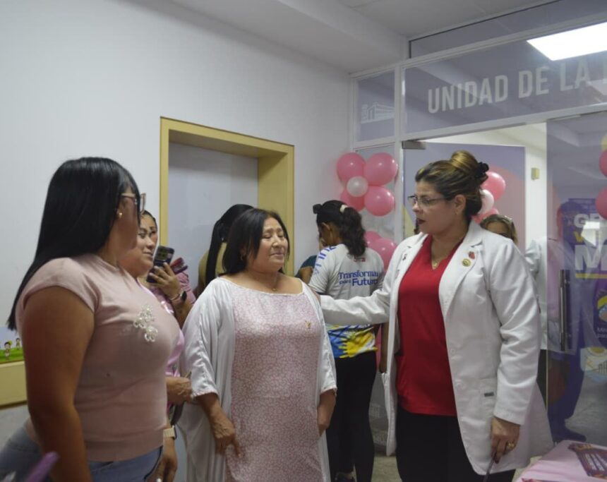 Inicia el Mes Rosa en la Maternidad Dr. Armando Castillo Plaza con jornadas de salud, mamografías y atención integral para las mujeres.