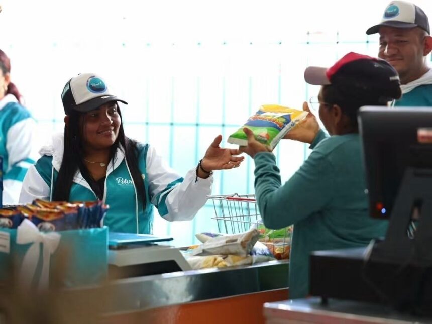 Conoce cómo el nuevo abasto PDVAL beneficia a más de 3.600 familias apureñas en Rincón Hondo con precios justos y distribución directa.