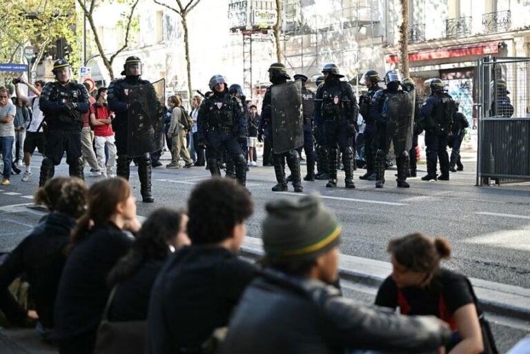 ONU insta a Francia evitar el uso desproporcionado de la fuerza en protestas estudiantiles
