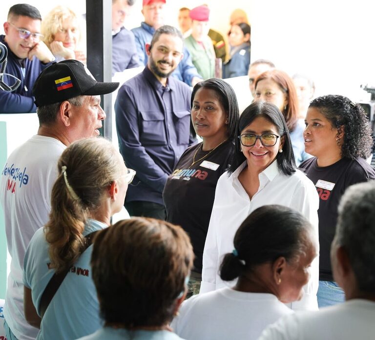 Presidenta Delcy Rodríguez inspeccionó Base de Misiones en Comuna Villa Zoila de la Cota 905, previo a la Consulta Popular