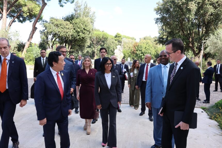 Presidenta Delcy Rodríguez llegó a la sede de la FAO en Roma para incorporarse al Foro Mundial de la Alimentación 2026