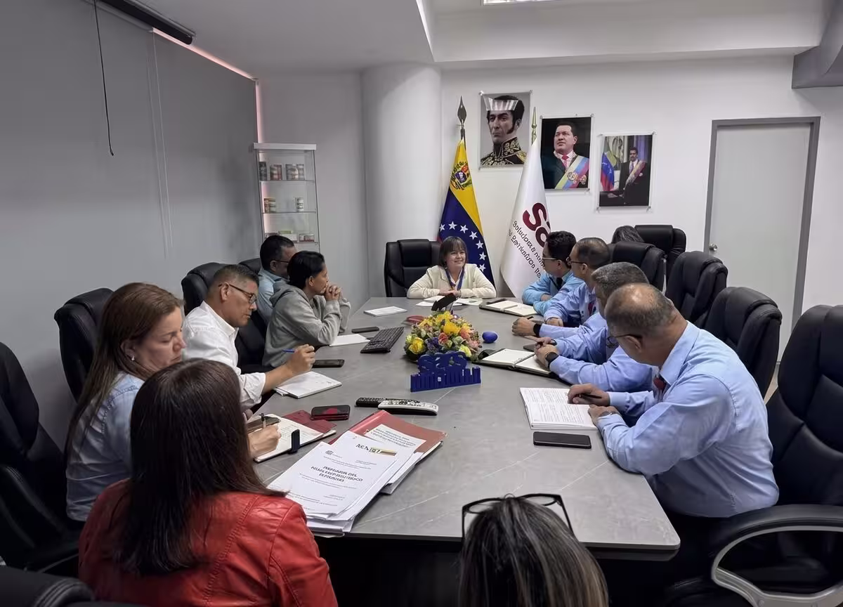 SACS y sector farmacéutico refuerzan fiscalización para frenar la venta ilícita de medicamentos
