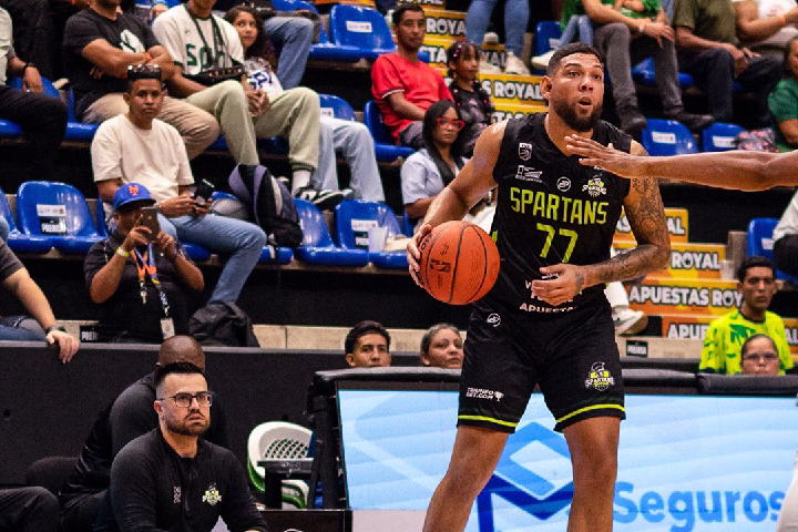 Spartans derrota a Guaiqueríes 77 a 75 en cerrado duelo de la LSB