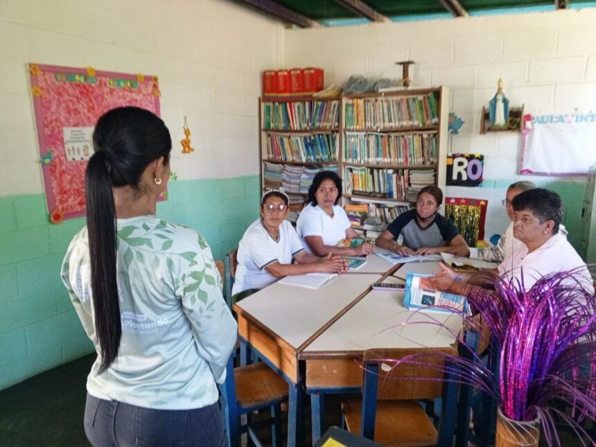 Con la meta de plantar 25 mil árboles, la Gobernación de Carabobo despliega el plan Un Estudiante Un Árbol en comunidades educativas del estado.
