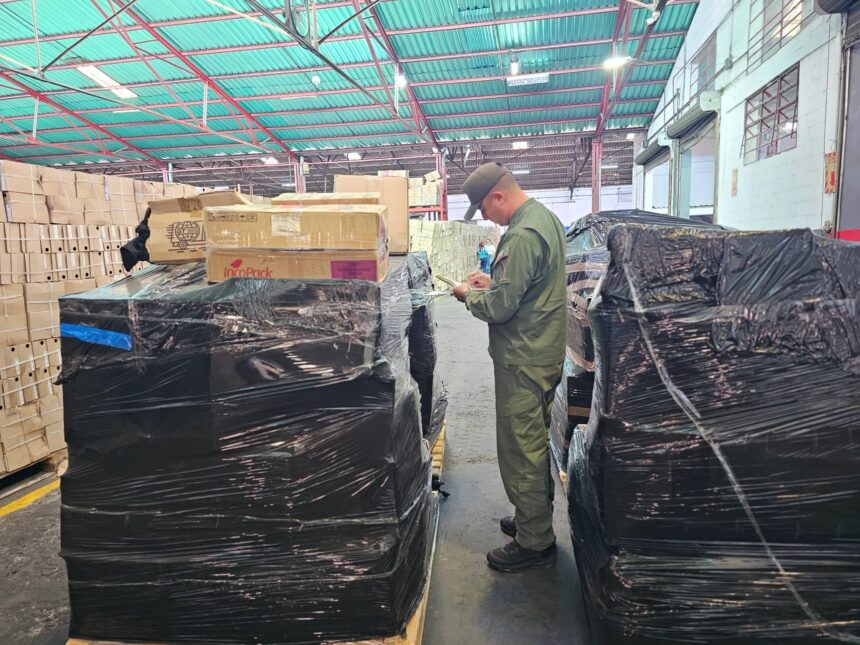 Venezuela recibe ayuda humanitaria de España y Emiratos Árabes Unidos con insumos para atender a las familias afectadas por el sismo.