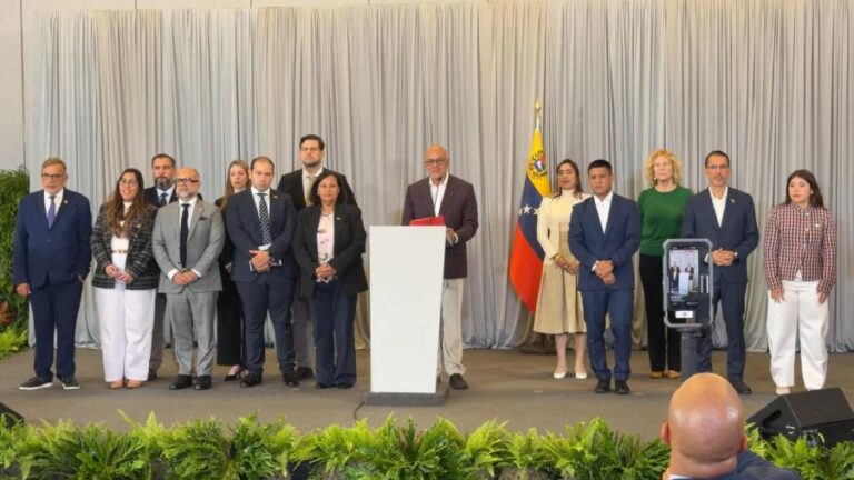Tercer ciclo de diálogo entre Gobierno venezolano y Asamblea Nacional 2015 se instala este miércoles