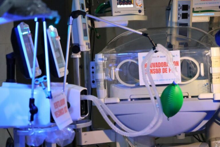 equipos médicos de alta tecnología al Hospital General Dr. Pablo Acosta Ortiz.