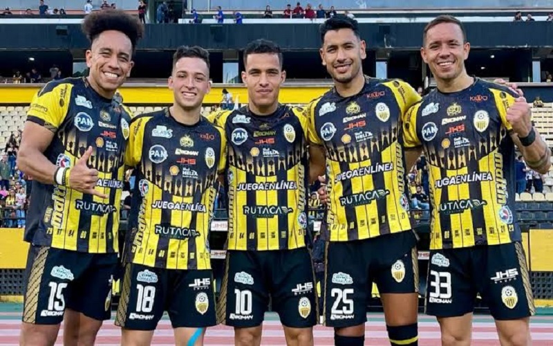 Federación de Fútbol rechaza agresión contra aficionados del Deportivo Táchira
