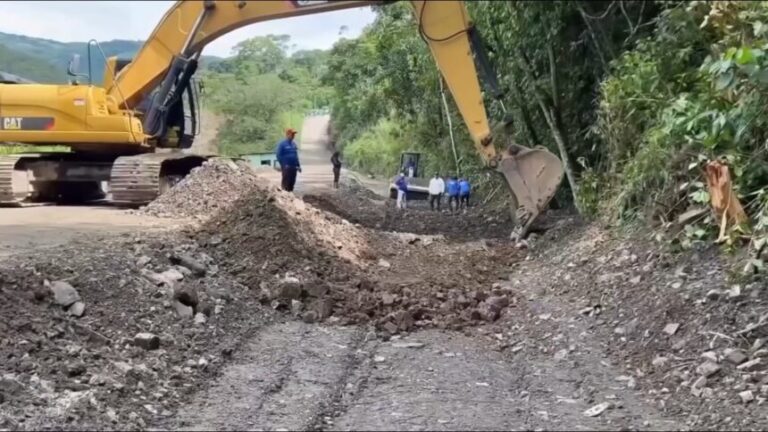 La Gobernación de Táchira y el Ejecutivo Nacional ejecutan un plan de recuperación vial en tramos clave, puentes y la Troncal 001.