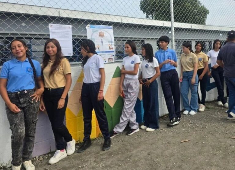 La juventud venezolana asume un rol protagonista en la Consulta Popular Nacional con proyectos de desarrollo socioproductivo para sus comunidades.