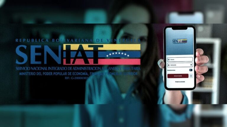 El Servicio Nacional Integrado de Administración Aduanera y Tributaria (Seniat) anunció el desarrollo de una aplicación móvil para facilitar la facturación electrónica de pequeños y medianos contribuyentes, como parte de su proceso de modernización tecnológica. El superintendente del organismo, Román Maniglia, presentó la iniciativa durante la 82ª Asamblea Anual de Fedecámaras y planteó avanzar hacia una administración tributaria más técnica, transparente y apoyada en herramientas digitales, informó el Consejo Nacional del Comercio y los Servicios (Consecomerio) a través de sus redes sociales. Maniglia también informó sobre avances en la interoperabilidad con organismos como Sudeban, Saren, Saime y el Instituto Nacional de Transporte Terrestre (Intt), con el propósito de agilizar trámites y mejorar la eficiencia de los servicios públicos. Además, destacó la reincorporación de Venezuela al Centro Interamericano de Administraciones Tributarias (Ciat), espacio que permite el intercambio de experiencias y buenas prácticas fiscales. La iniciativa se enmarca en los esfuerzos por simplificar las obligaciones tributarias y facilitar los procesos administrativos de las empresas. La cooperación entre el sector público y privado también forma parte de la agenda presentada durante el encuentro empresarial.
