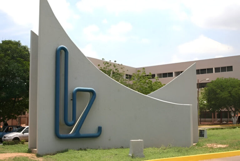 La Universidad del Zulia convoca a estudiantes indígenas de Zulia y Falcón al proceso API Indígena 2026 para optar a cupos en 56 carreras.